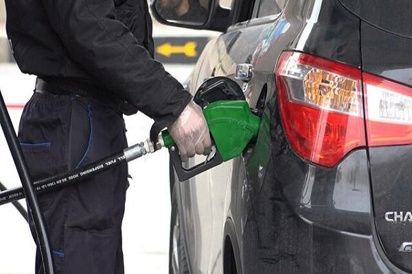 مراقب دلالی بنزین باشیم/ اختصاص بنزین به هر کدملی قاچاق را کم می‌کند