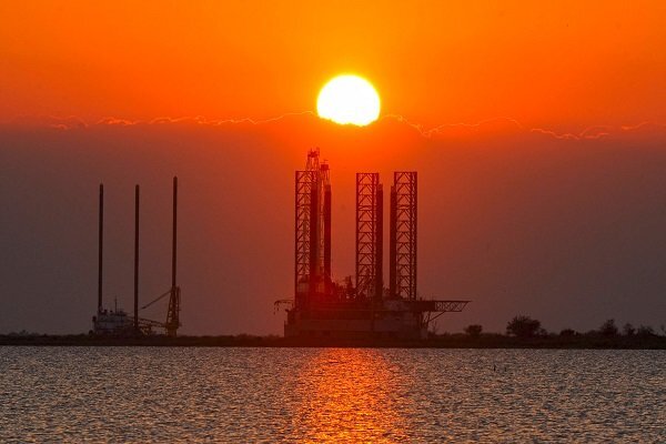 ۹۲ درصد تولید نفت خلیج مکزیک متوقف شد