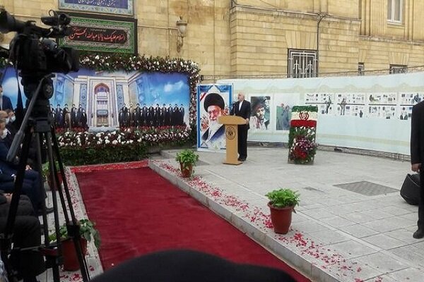  تقدیر ظریف از خانواده‌های شهدای وزارت امور خارجه