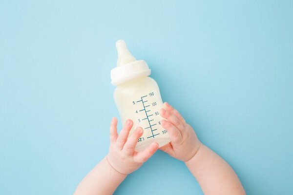 بطری‌های شیر نوزادان می‌توانند میلیون‌ها ذره میکروپلاستیک را منتشر کنند