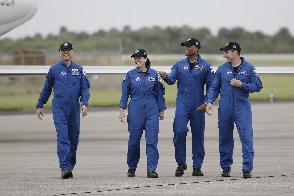 ۴ فضانورد برای سفر به فضا با کپسول اسپیس ایکس آماده می شوند