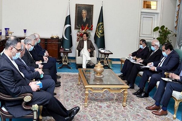 ظریف با نخست وزیر پاکستان دیدار کرد