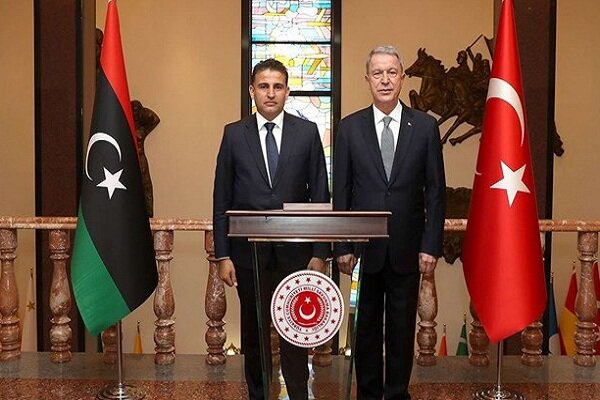 تأکید ترکیه بر حمایت دولت وفاق لیبی در دیدار وزرای دفاع