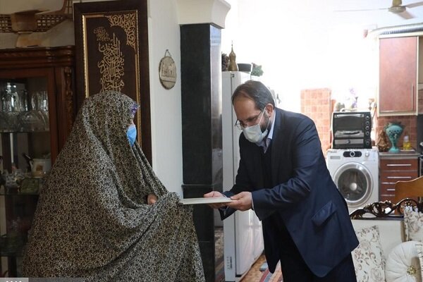 دیدار معاون فرهنگی دانشجویی دانشگاه آزاد اسلامی با خانواده شهید چکاه