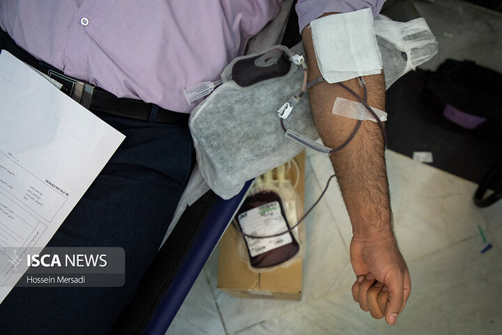 اهدای خون کادر درمان بیمارستان بقیه الله