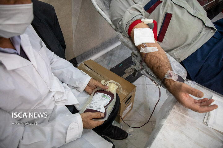اهدای خون کادر درمان بیمارستان بقیه الله