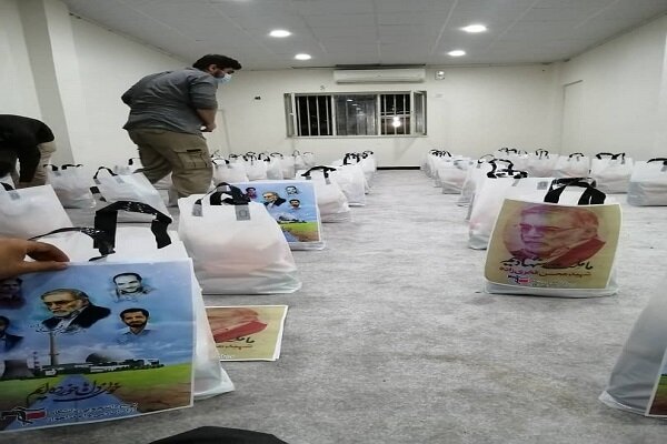 ۶٠ بسته معیشتی کمک مومنانه در مناطق محروم اهواز توزیع شد