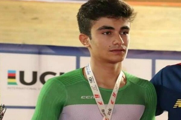 جوان‌ترین عضو تیم دانشگاه آزاد هستم و از قهرمانی امسال خوشحالم