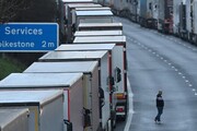 انگلستان منزوی شد / ۱۵۰۰ کامیون گرفتار در مرزها
