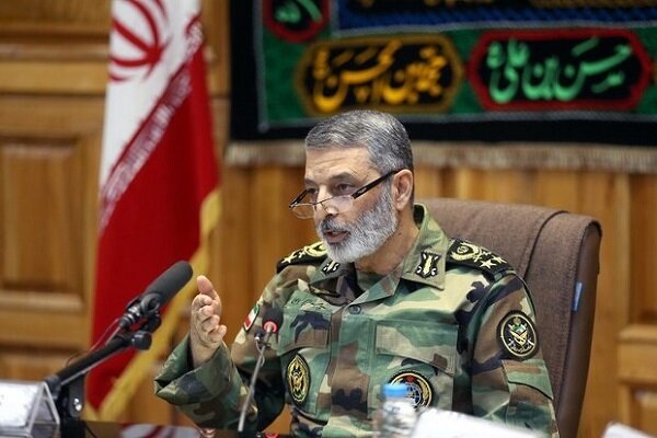 ارتش در بحران‌ها و حوادث همواره در کنار ملت ایران است