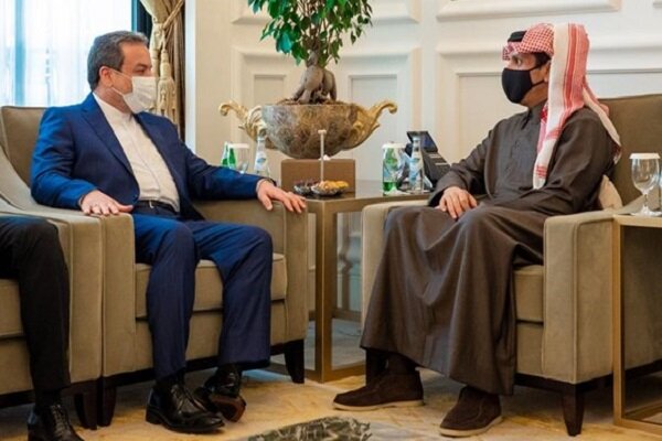 رایزنی‌های عراقچی با وزرای خارجه و دفاع قطر در دوحه درباره تهدیدات موجود در منطقه