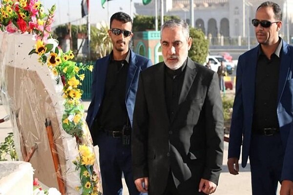 سفیر ایران در یمن بر سر مزار شهید «صالح الصماد» حضور یافت