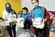 توزیع غذای گرم بین نیازمندان توسط دانشگاه آزاد اسلامی کرج