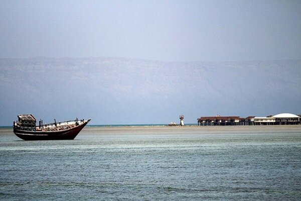 هدف قرار گرفتن یک کشتی در دریای عمان