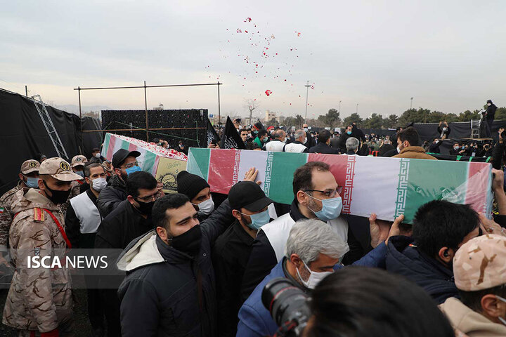 تشییع و تدفین دو شهید گمنام در دانشگاه آزاد اسلامی تهران شمال
