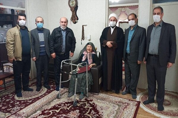 دانشگاهیان واحد انزلی با خانواده شهید عملیات کربلای ۵ دیدار کردند