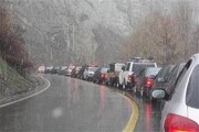 لغزندگی محورهای بارانی چالوس و فیروزکوه/ ترافیک آزادراه کرج-تهران