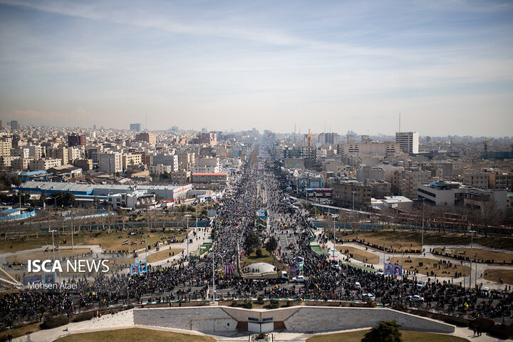 جشن خیابانی سالگرد پیروزی انقلاب اسلامی در میدان آزادی