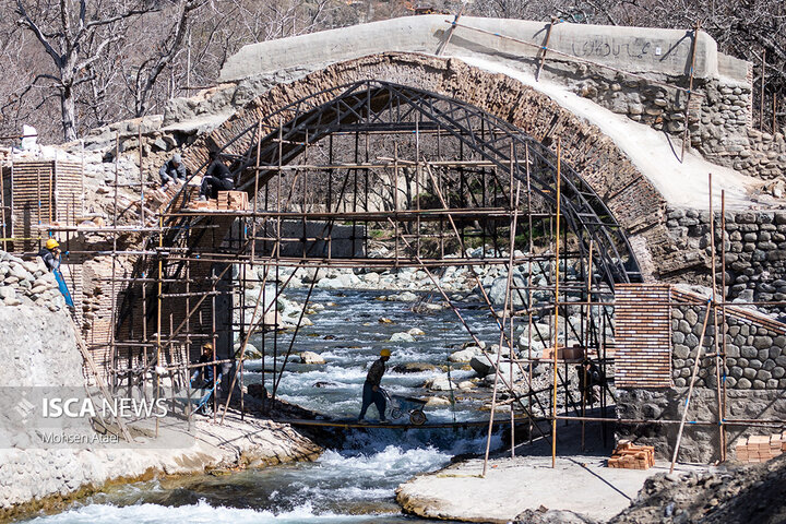 بازدید عکاسان از حمام تاریخی اسماعیلیون و بازسازی پل تاریخی کن