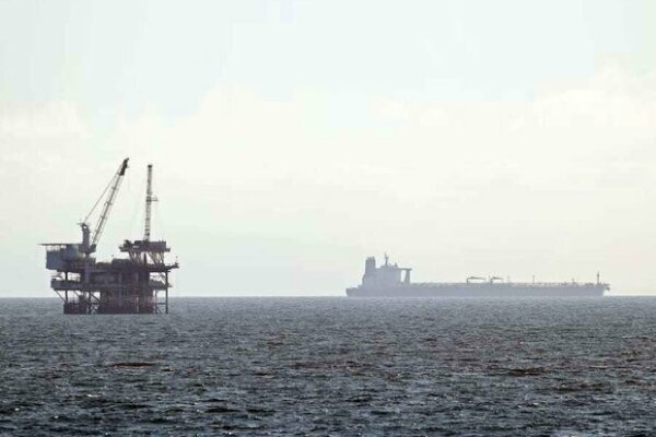 افت واردات رسمی نفت چین با افزایش خرید نفت از ایران