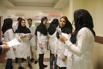 ضوابط جدید پوشش حرفه‌ای دانشجویان و دستیاران علوم پزشکی اعلام شد