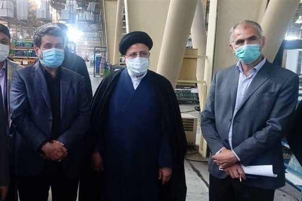 بازدید ‌سرزده رئیسی از شهرک صنعتی عباس‌آباد