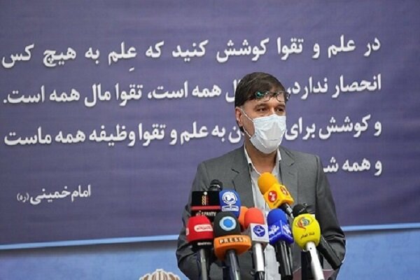  همسر شهید رضایی‌نژاد نخستین دریافت کننده واکسن فخرا در فاز دوم 