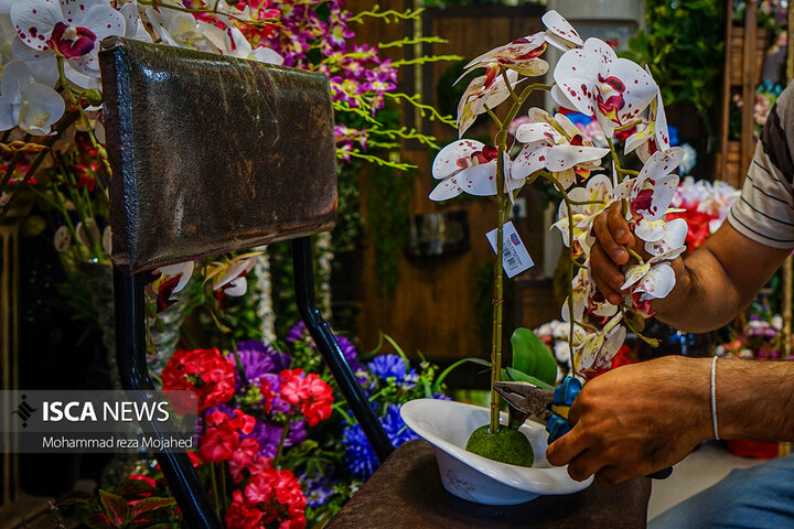 سهم 2 درصدی تولید ملی از بازار گل های مصنوعی تهران