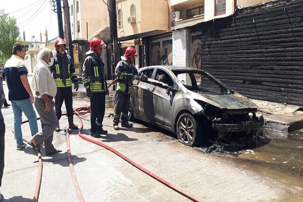 انفجار ترانس برق در اهواز سه خودرو را به آتش کشید
