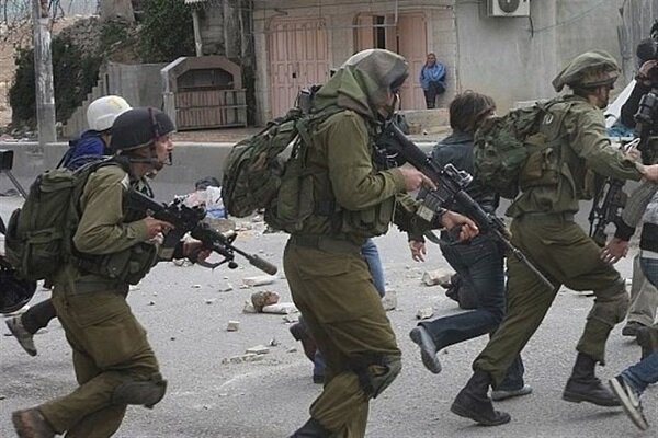 زخمی شدن ۳۷ فلسطینی در نابلس در حمله نظامیان صهیونیست