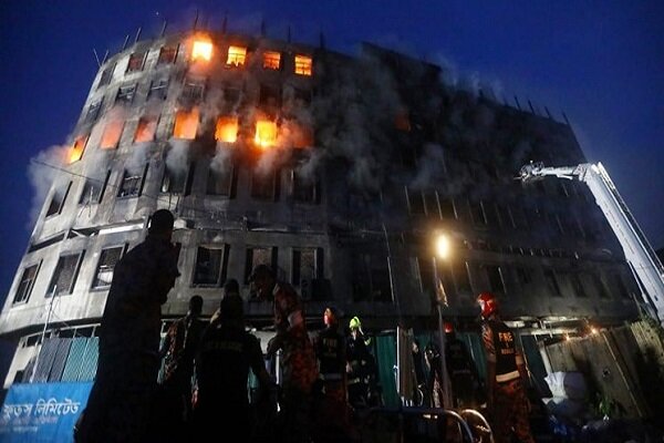 بیش از 50 کشته در اثر آتش‌سوزی در کارخانه ای در بنگلادش