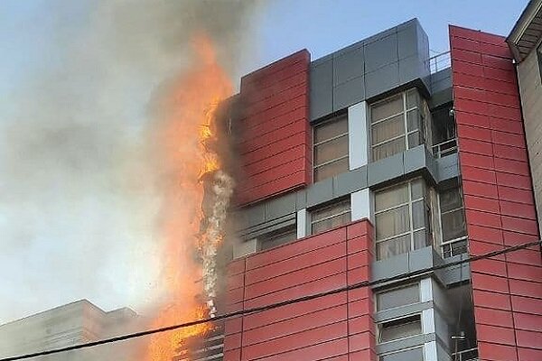 آتش سوزی در دفتر وب‌سایت عصرایران + عکس