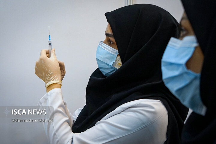 اولین روز شروع واکسیناسیون در مرکز بوستان گفتگو