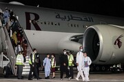 فرود نخستین هواپیمای تخلیه شهروندان خارجی از کابل در دوحه پس از خروج آمریکا