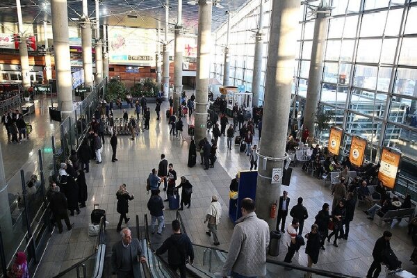سرگردانی مسافران اربعین در فرودگاه امام خمینی / شرکت‌های هواپیمایی بدون ویزا بلیط فروخته‌اند