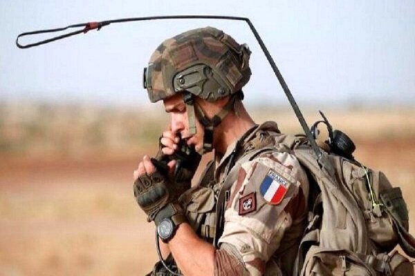 فرانسه گروه‌های تروریستی را آموزش می‌دهد 