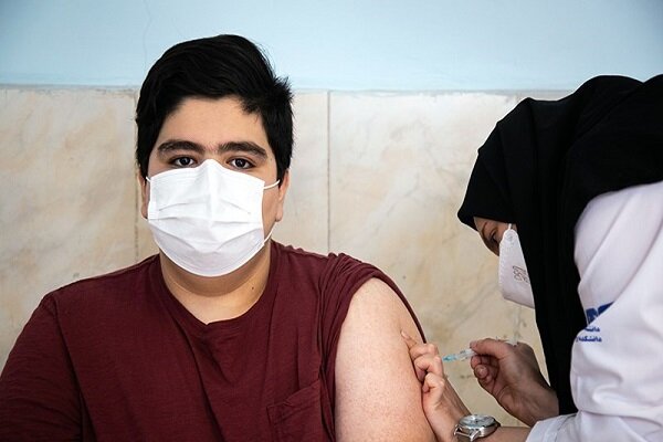 واکسیناسیون دانش آموزان بدون حضور والدین تخلف است