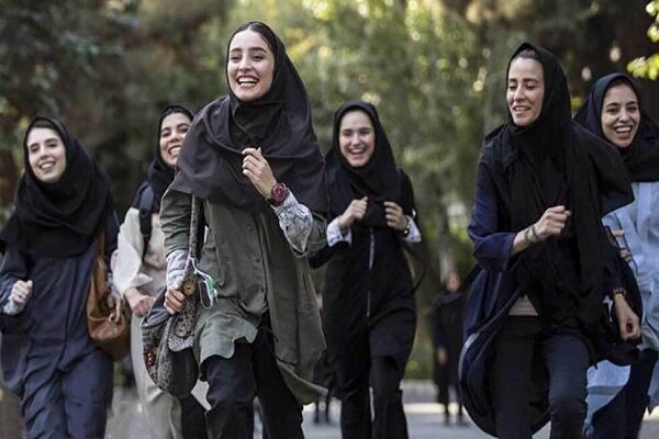 چالش‌های زندگی مجردی دختران در ایران / گرفتاری بین سنت و مدرنیته