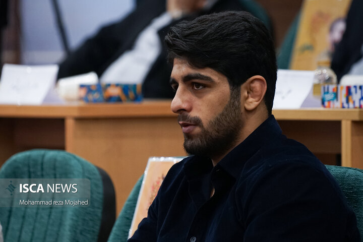 مراسم تجلیل از دانشجویان قهرمان دانشگاه آزاد اسلامی برگزار شد