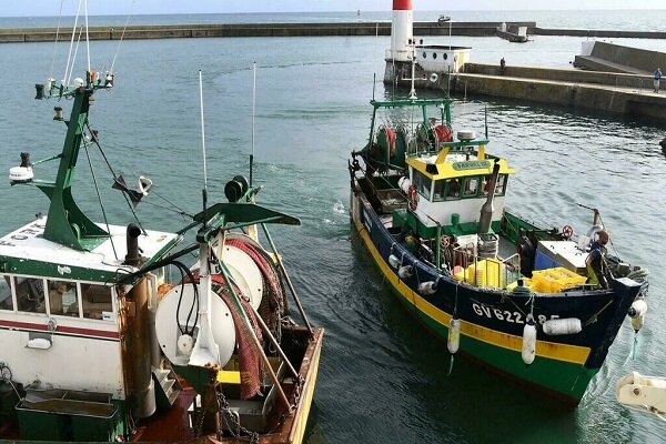  اختلافات فرانسه با انگلیس بر سر مجوزهای ماهیگیری شدت گرفت