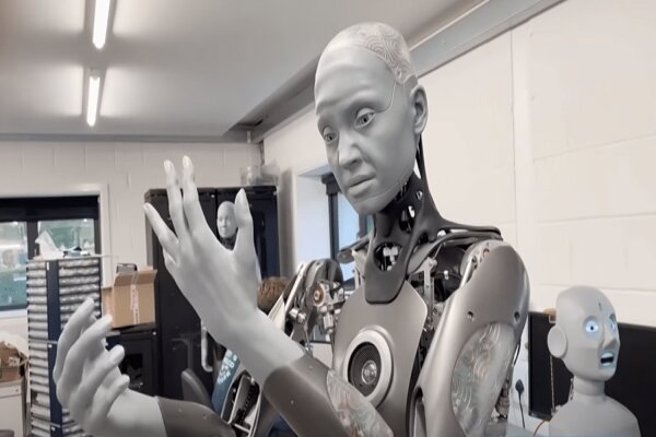 آمکا؛ پیشرفته‌ترین روبات انسان‌نمای دنیا + ویدئو