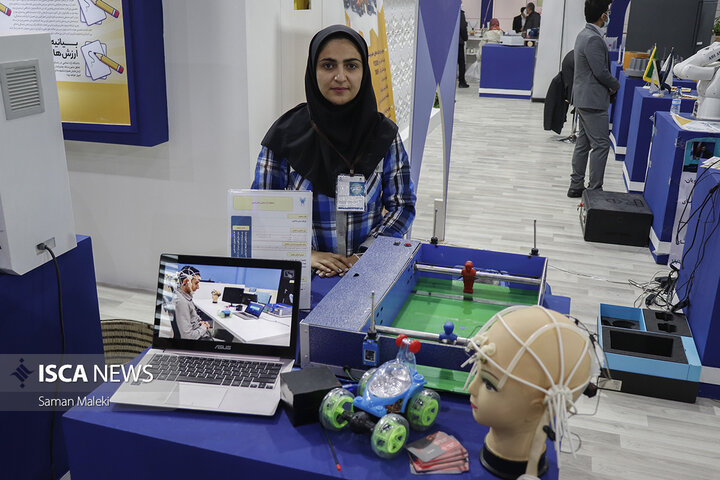 حضور ​دانشگاه آزاد اسلامی در بیست و دومین نمایشگاه دستاورد های پژوهشی و فناوری