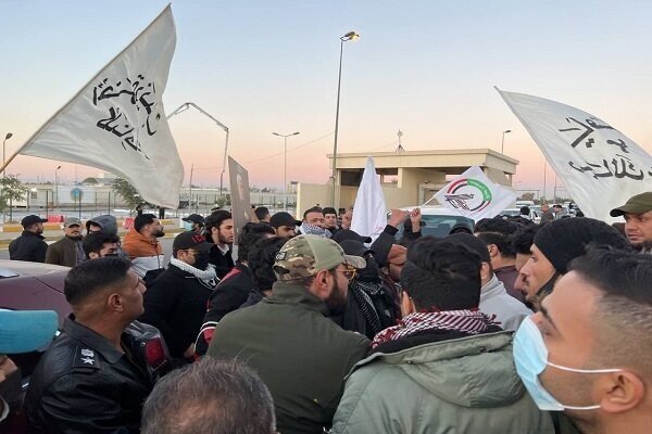 معترضان فرودگاه بغداد را بستند