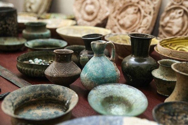 کشف ۷۰۲ قطعه عتیقه‌ از دوره ساسانی در تهران