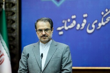 خداییان: شناسایی ۲۱۴ گلوگاه یا بستر فساد/ صدور کارت بازرگانی برای یک پیرزن