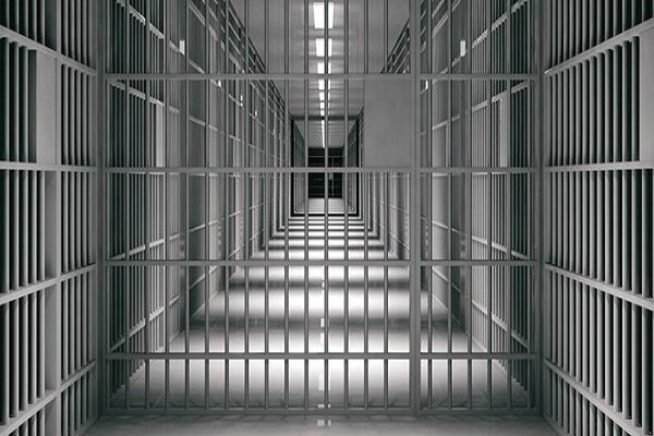 استفاده از مجازات حبس تا جای ممکن کاهش یابد