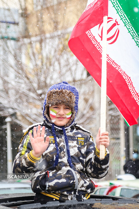راهپیمایی خودرویی یوم الله 22 بهمن در اردبیل