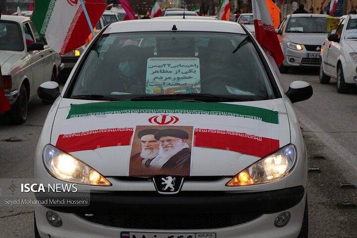 حضور پرشور مردم کرمانشاه در رژه خودرویی ۲۲ بهمن