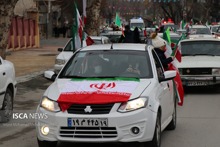 حضور پرشور مردم کرمانشاه در رژه خودرویی ۲۲ بهمن