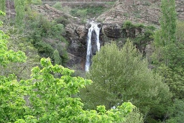 تهران/ روستای برگ جهان که ۲۰ آبشار دارد